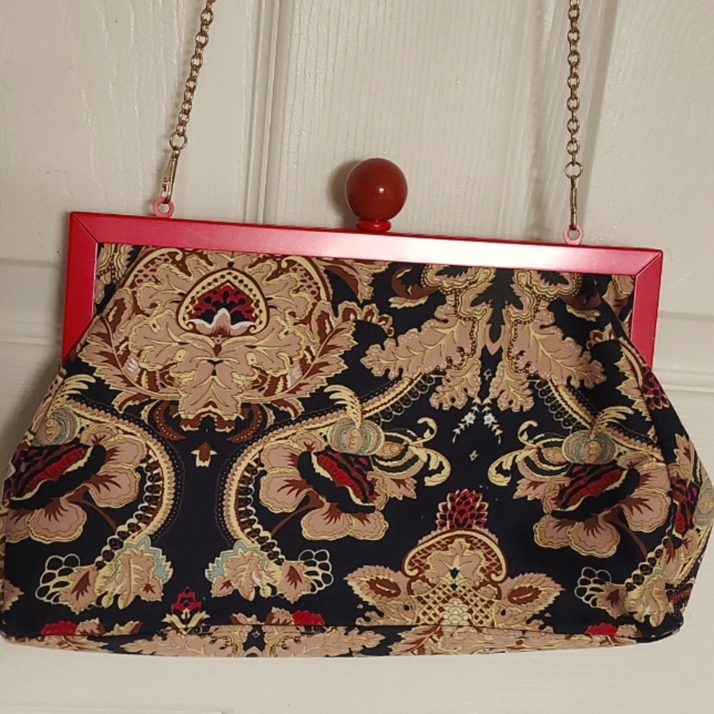 Beautiful Eternel vintage look floral purse